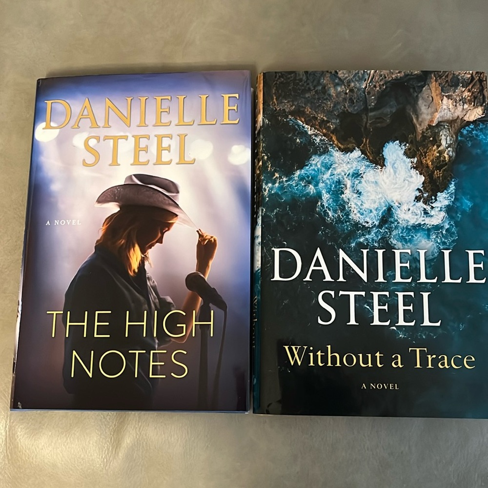 Danielle Steel Without a Trace and The High Notes Hardback Books